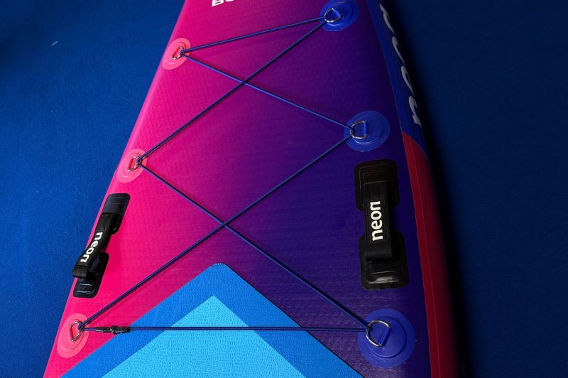 neon x7 nafukovací paddleboard girl touring popruhy